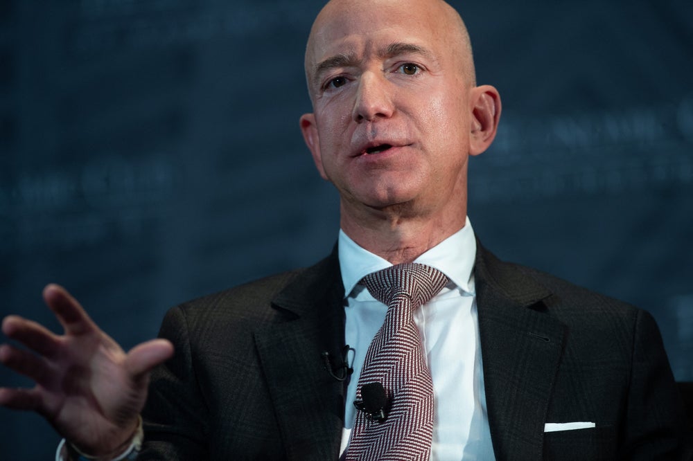 FTC Alleges Jeff Bezos and Other Amazon Execs Deleted Texts